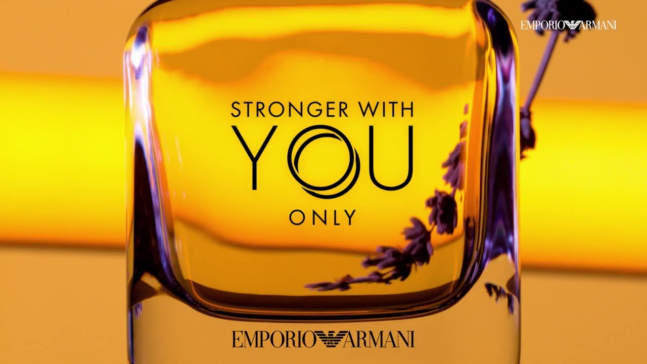 Armani Stronger With You завладява с топлата мекота на ванилия